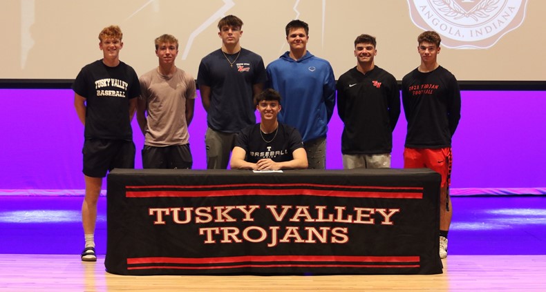 Congratulations to senior Cole Clements as he recently signed his letter of intent to continue his baseball and academic career at Trine University.  Cole will major in mechanical engineering.